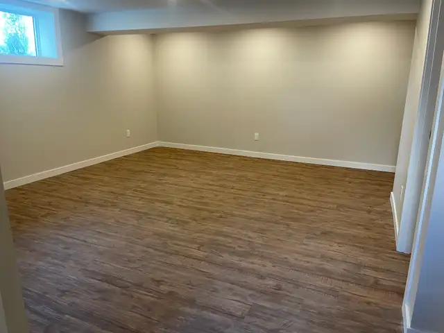 Renovated 4 Bedroom Home near Gyro Park - Fully Fenced Yard in Long Term Rentals in Lethbridge - Image 11