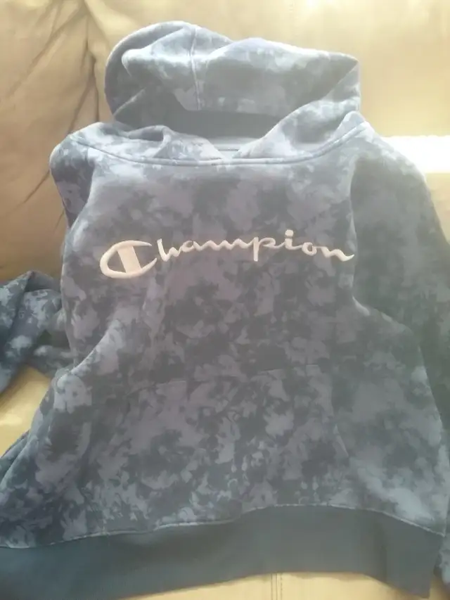 3  champion  hoodies ladies in Women's - Tops & Outerwear in City of Halifax - Image 7