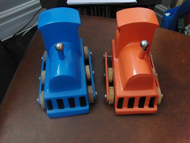 2 Kids Metal Train Props for Bedroom in Toys in Oshawa / Durham Region - Image 2