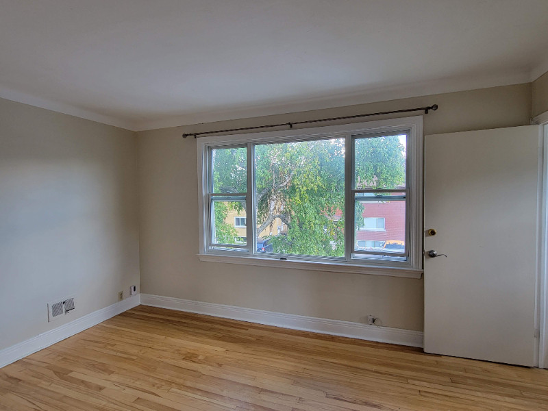 2 bedroom apartment second floor unit near Carleton University Long