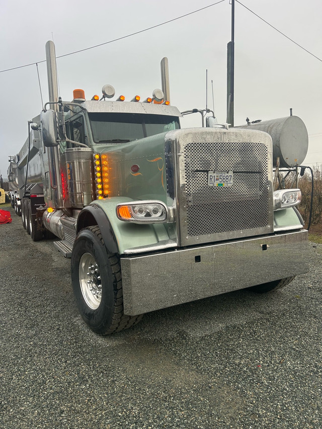 Dump truck & Quad trailer  in Heavy Trucks in Chilliwack
