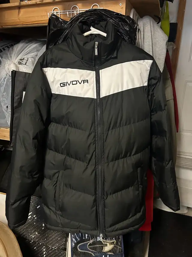 XL Winter Jackets with hoodie by GIVOVA in Men's in Mississauga / Peel Region - Image 3