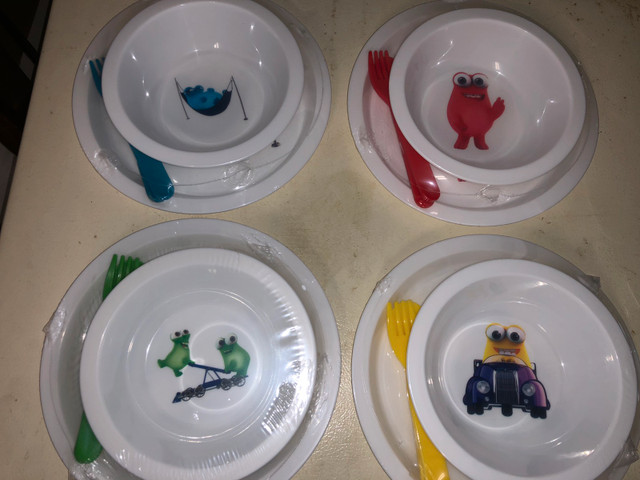 Dinnerware set for kids/ensemble de vaisselles pour enfants  dans Autre  à Ville de Montréal