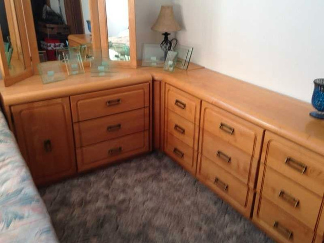 Twin bedroom set - So much storage! in Beds & Mattresses in Leamington - Image 3