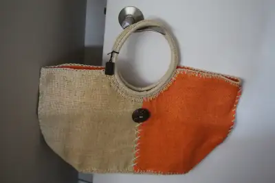 Sac en paille original  neuf, View more