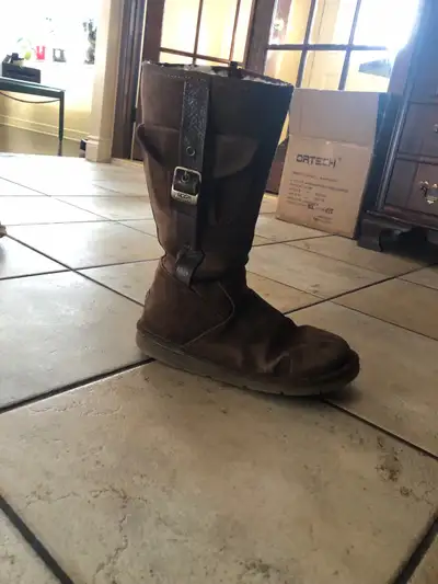 UGGS BOOTS, View more