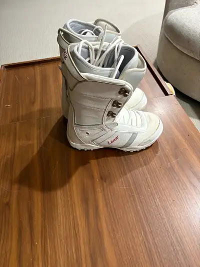 Women’s size 10 snowboard boots, View more