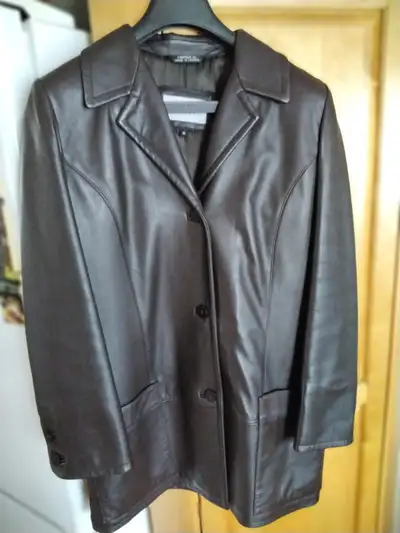 Manteau 100% vrai cuir de qualité., View more