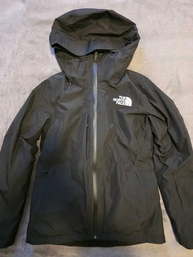 The North Face Women Thermoball (S) in Women's - Tops & Outerwear in City of Toronto - Image 2