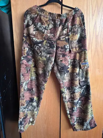 Mens Fleece Camo Pants Size M, View more
