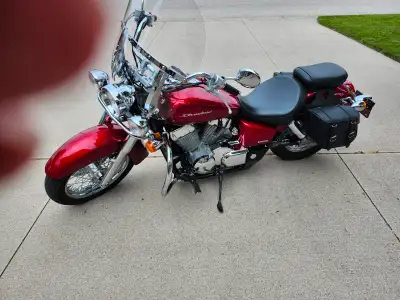 Very clean low mileage motorcycle. Cobra Freeway Bars Cobra Light Bar SwitchBlade 2-Up Quick Release...
