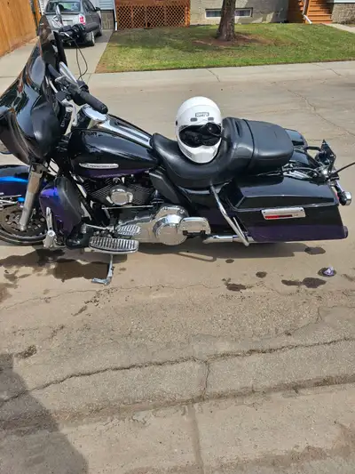 2010 flhtk electric glide 14 inch bars Storage Barely ridden Looking to sell or trade for vehicles 1...