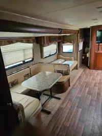 2012 Dutchman Kodiak 35' Camping Trailer