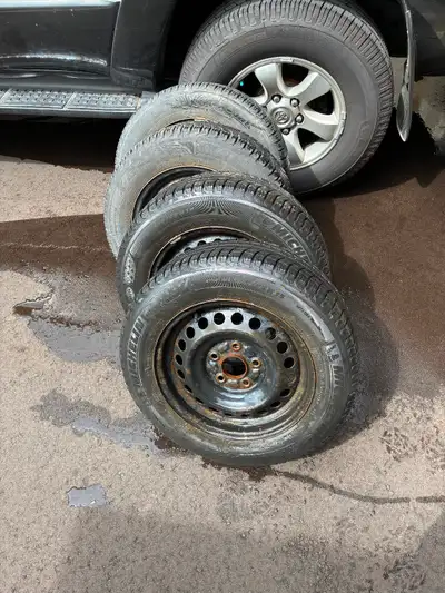 5 x 114.3 used on a 2009 Honda civic. Dot 2015 Has tread priced for rims.
