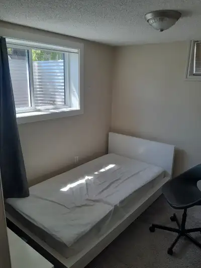 Flexible term fully furnished private bedroom available. We are looking for mature and respectful yo...