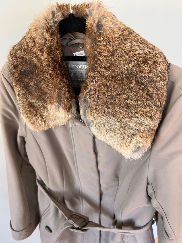 Max Mara coat in Women's - Tops & Outerwear in Mississauga / Peel Region - Image 3