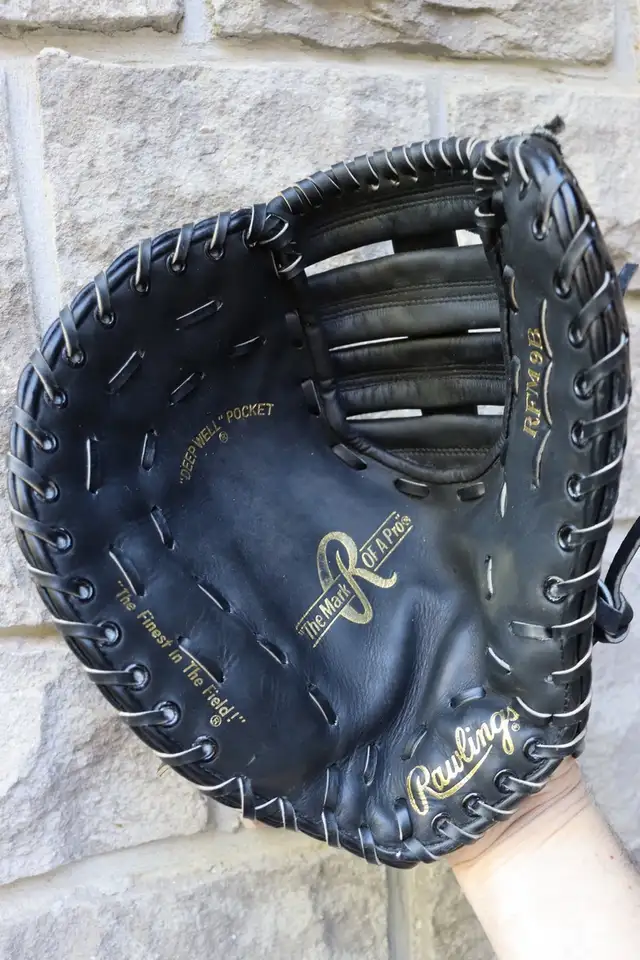 Right Hand First Base Gloves Rawlings Wilson Leather Baseball So in Baseball & Softball in Markham / York Region - Image 5