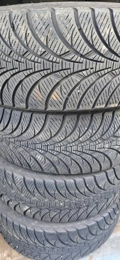 4 x Goodyear Ultra Grip Ice WRT 225/50R17 WINTER 80% RUBBER REMAINING $280 ALL 4 TIRES