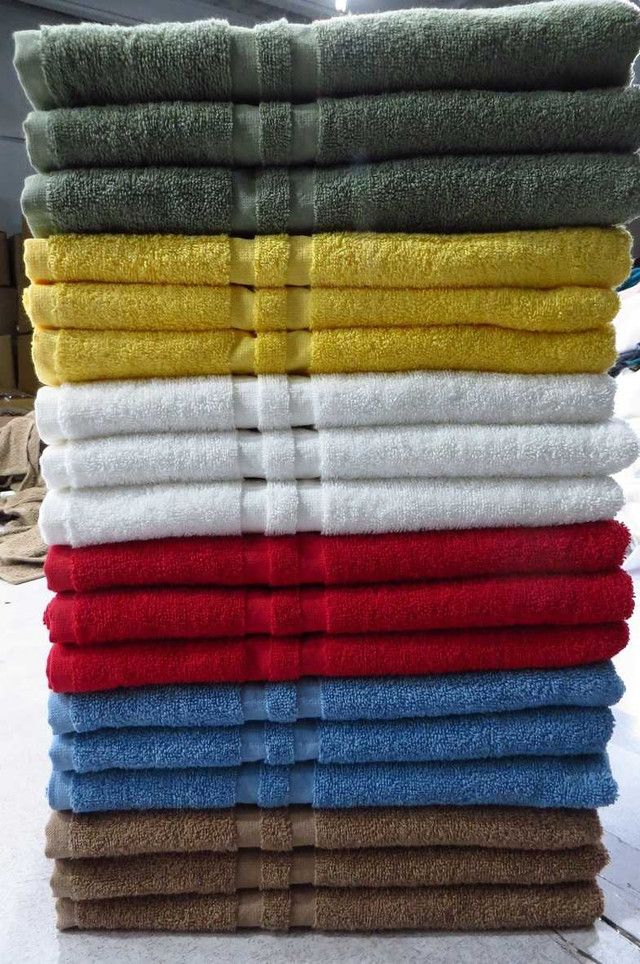 Premium Quality 100% Combed Cotton Bath Towels 27 x 54 Assorted in Bathwares in Hamilton