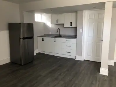 Basement bachelor unit with kitchenette for rent in Burlington southeast (Burloak & New Street area)...