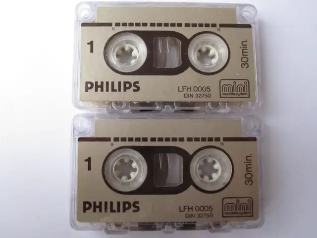 2x Vintage PHILIPS Mini-Cassette Tape/bande (30 minute) LFH-0005 in Other in Longueuil / South Shore - Image 3
