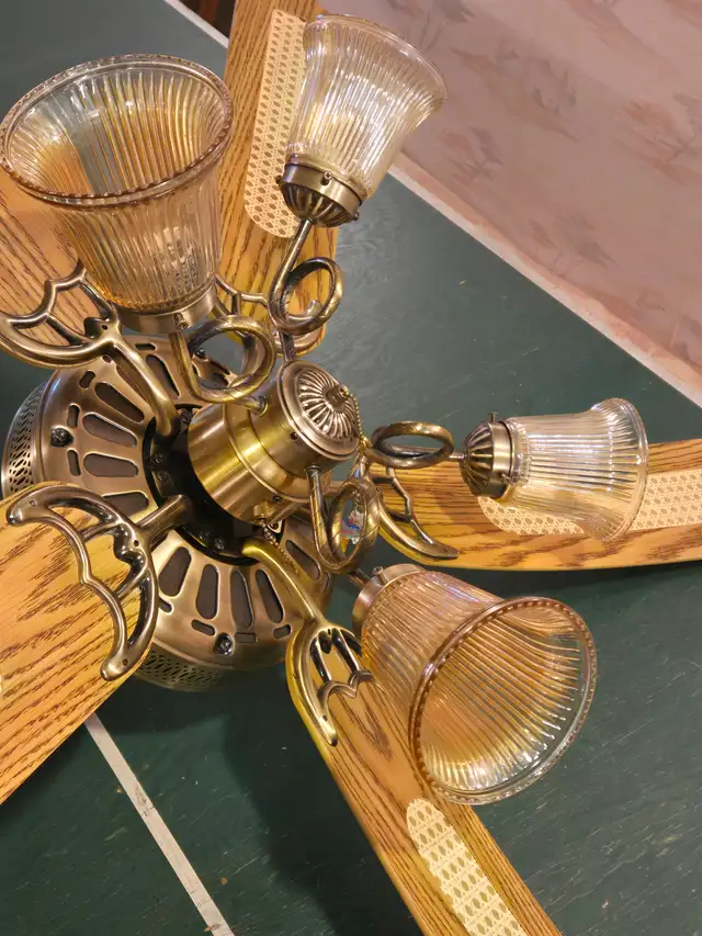Ceiling fan with lights / Ventilateur de plafond avec lumières in Indoor Lighting & Fans in West Island - Image 5