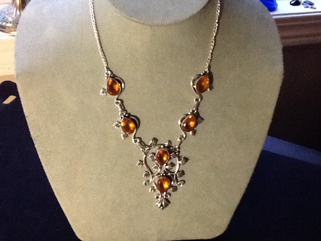 925 Silver and Citrine Necklace in Jewellery & Watches in Chilliwack