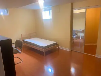 1 Bed 1 Bath Apartment Room (UTSC and Centennial HP Students)