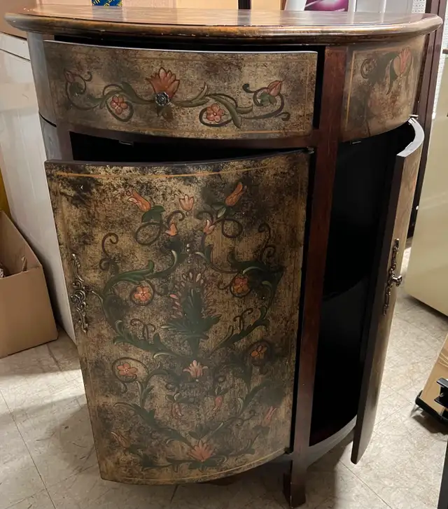Small Oval Buffet with Mirror in Other Tables in Fredericton - Image 2