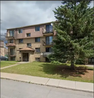 4 1/2 à louer Laval
