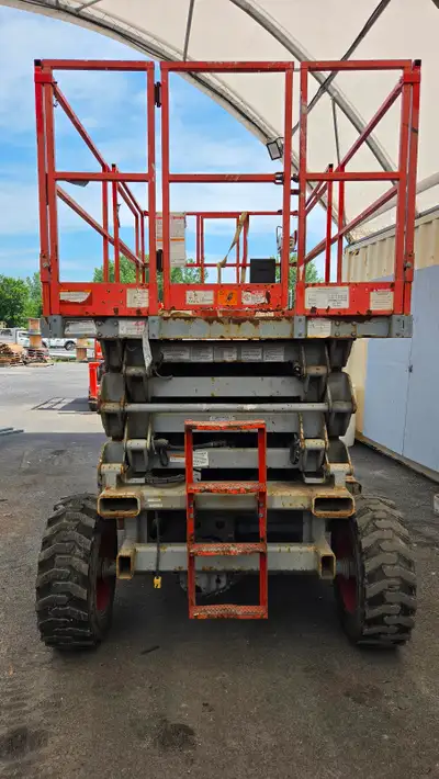 Skyjack SJ7135 2003 au propane 4 x 4, View more