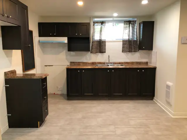 Sorel-Tracy, secteur Tracy,  4 1/2 demi sous-sol à louer