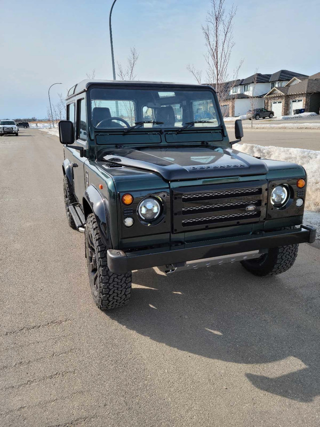 Landrover Defender 90 - 300 TDI in Cars & Trucks in Saskatoon - Image 2