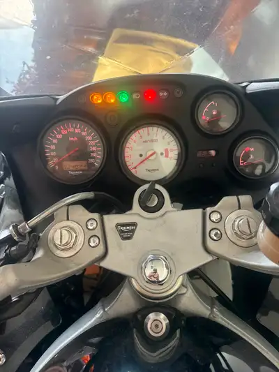 Triumph sprint ST 955 fuel injection $3,000 firm