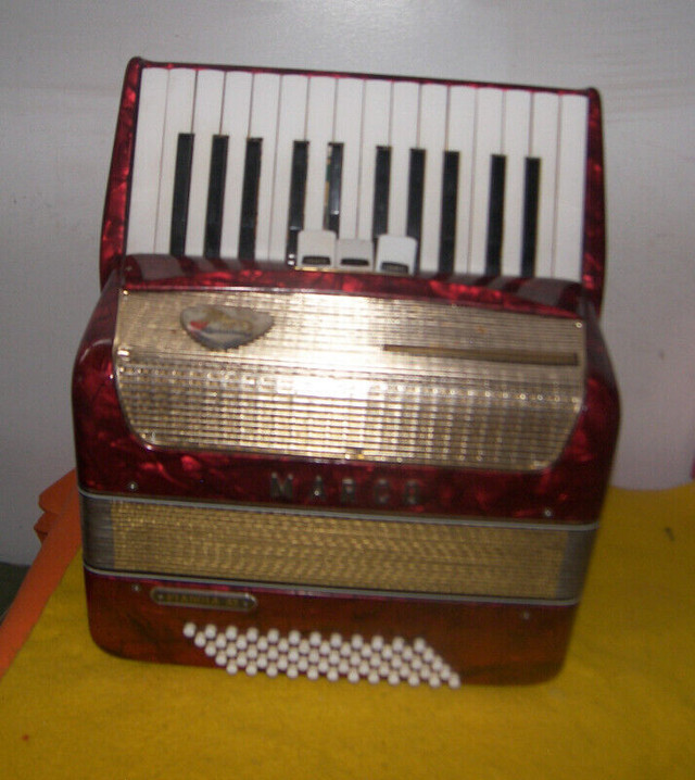 Accordion 60 Bass Lignatone Marco Arts Collectibles Edmonton