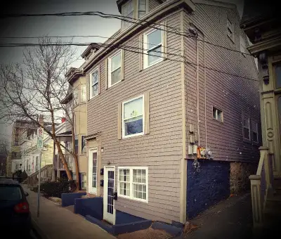 1229 Queen Street- 2 Bedroom Apt for Sept 1st!