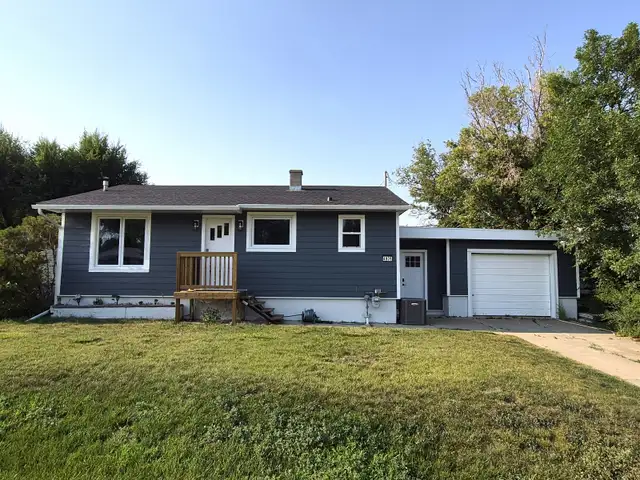 Renovated 3 Bed, 2 bath, home with excellent Location