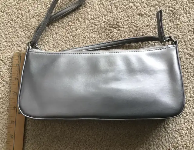 Ladies Silver ALDO 4” Heels Size 37 and Matching Handbag  in Women's - Shoes in Norfolk County - Image 7