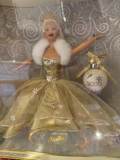 Never opened. Box in excellent condition. Located in Tillsonburg