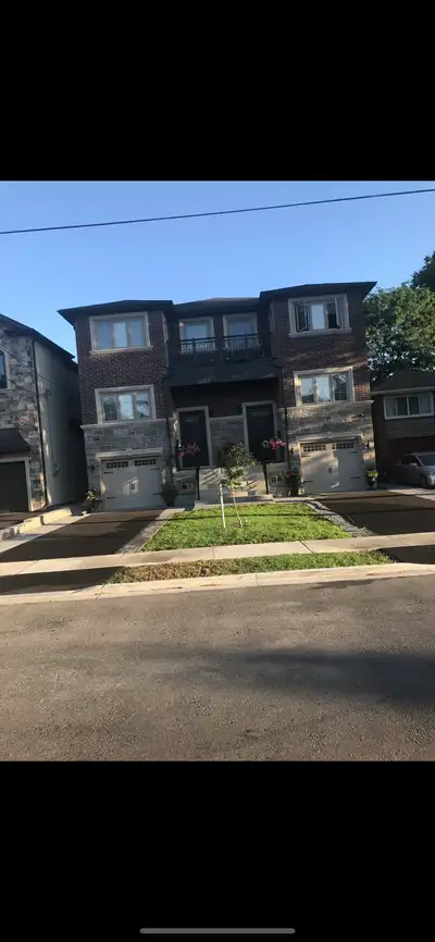 Aug 1/2026 1 year lease Available for rent immediately ,walking distance to Lakeshore Humber college...