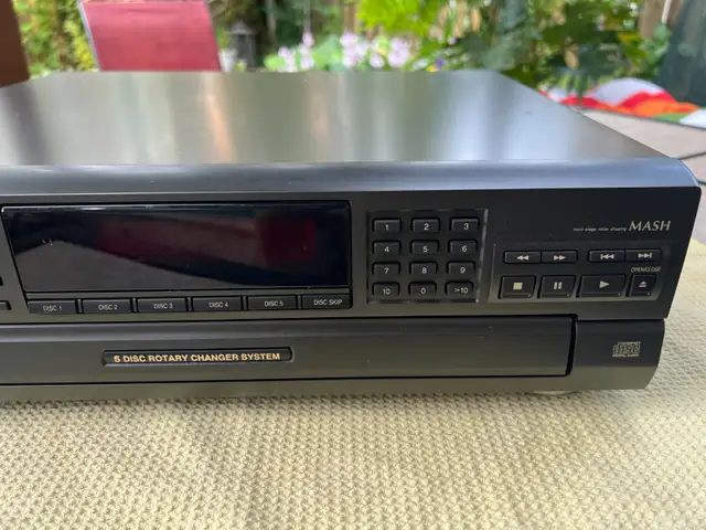 Technics SL-PD6 - Multi 5 CD player in Stereo Systems & Home Theatre in Mississauga / Peel Region - Image 6