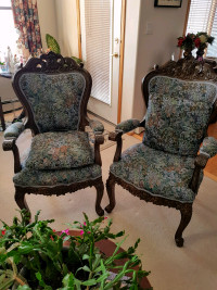 2 ANTIQUE KING JAMES ACCENT CHAIRS