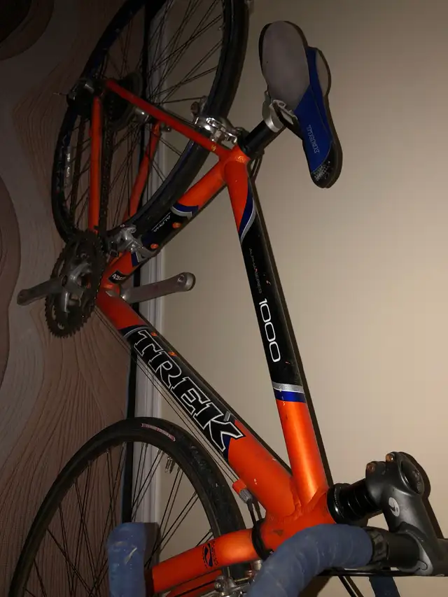 Trek road bike 43 cm in Road in City of Toronto - Image 7