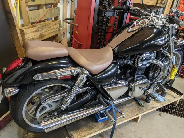 2011 Triumph Thunderbird 1600 ABS in Street, Cruisers & Choppers in City of Toronto - Image 5