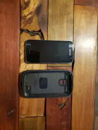 Samsung galaxy S7 mint with Otterbox case 