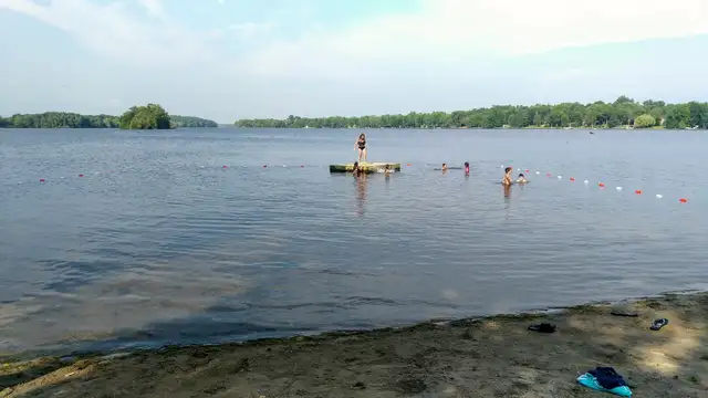 Waterfront Cottage Boat Rental Fishing Trip Holiday Vacation BBQ in Ontario in Canada - Image 3