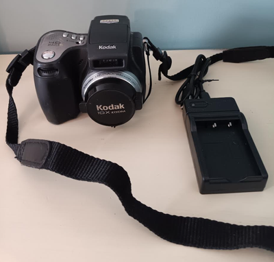 Kodak EasyShare DX6490 4MP Digital Camera - works!, View more
