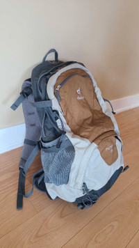 Deuter Futura 28 hiking backpack