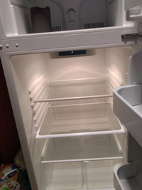 Refrigerator 7.5cubic ft(5fthighx2ftxwidex21/2ftdeep
