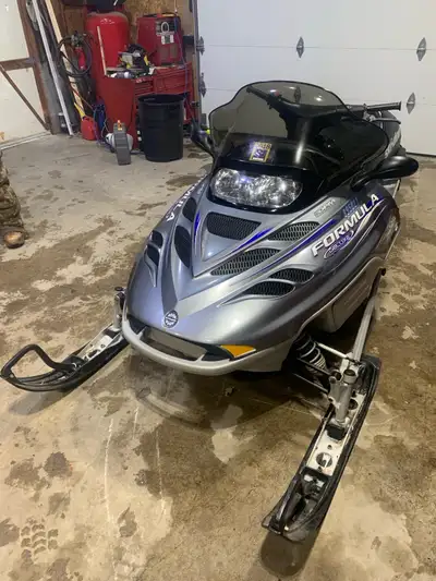 I'm selling a Ski-Doo formula 700 deluxe 14000 Kilometres it has electric start, reverse and hand an...